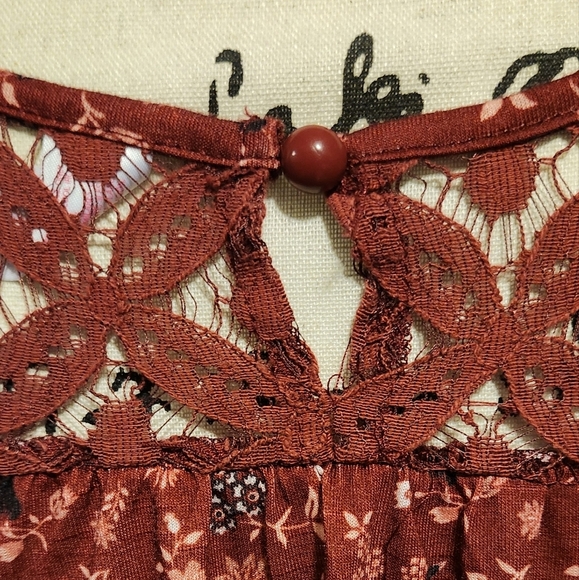 No Boundaries Spaghetti Strap Top - Picture 3 of 4